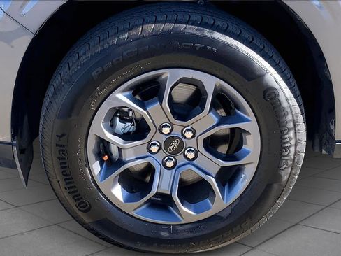 Used 2025 Ford Maverick XLT w/ Equipment Group 302A image 9