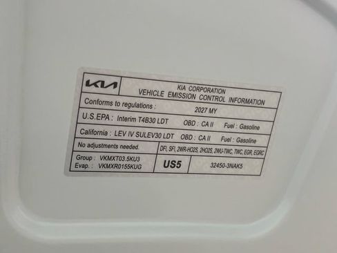 New 2027 Kia Carnival LX FWD image 31