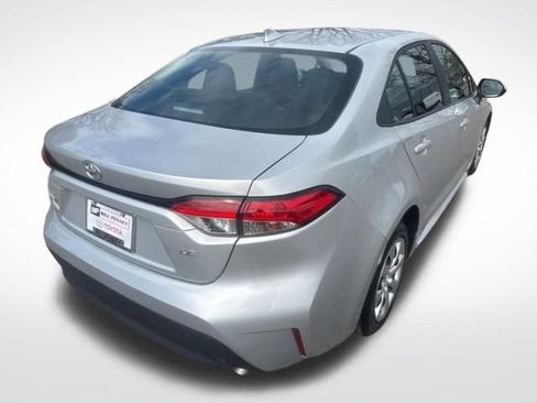 Used 2025 Toyota Corolla LE image 5