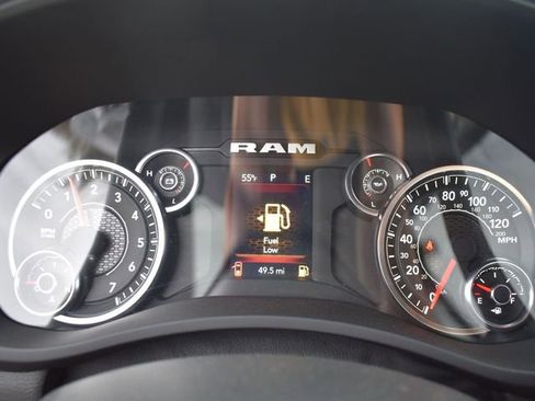 Used 2024 RAM 2500 Tradesman w/ Chrome Appearance Group image 32