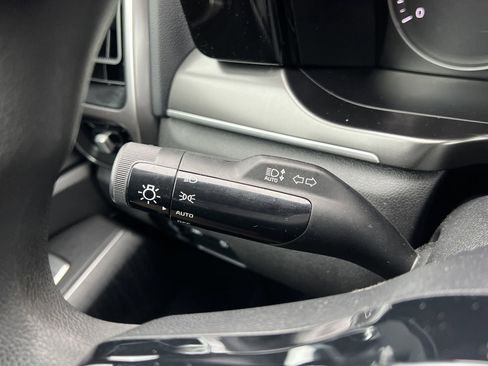 Used 2023 Kia Sorento LX image 12