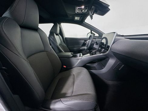 Used 2024 Toyota bZ4X XLE w/ Weather Package image 32