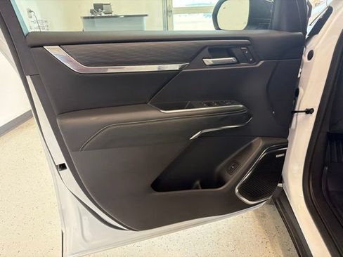 Used 2026 GMC Acadia Elevation w/ LPO, Floor Liner Package AWD/4WD image 42