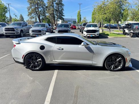 Used 2017 Chevrolet Camaro ZL1 RWD image 6