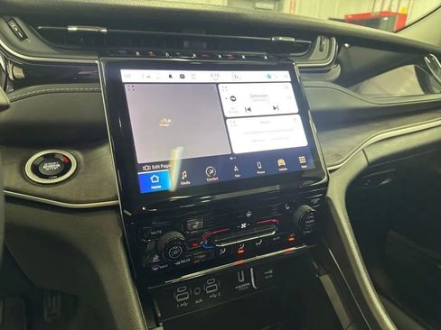 Used 2023 Jeep Grand Cherokee 4WD 4xe image 18