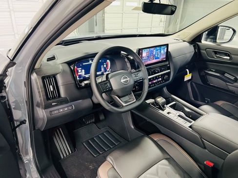 New 2026 Nissan Pathfinder Platinum image 23