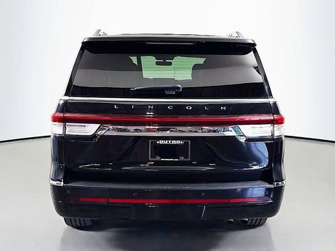 Used 2024 Lincoln Navigator Premiere image 6