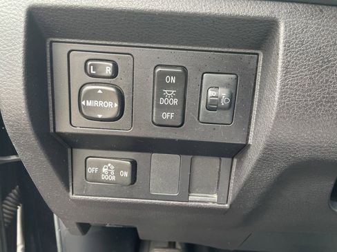 Used 2016 Toyota Tundra SR5 w/ TRD Off Road Package image 15