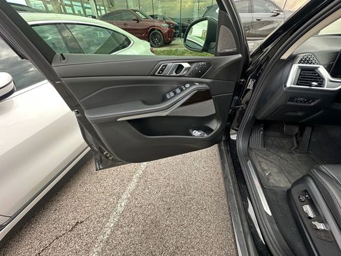 Used 2023 BMW X7 xDrive40i w/ Premium Package image 11