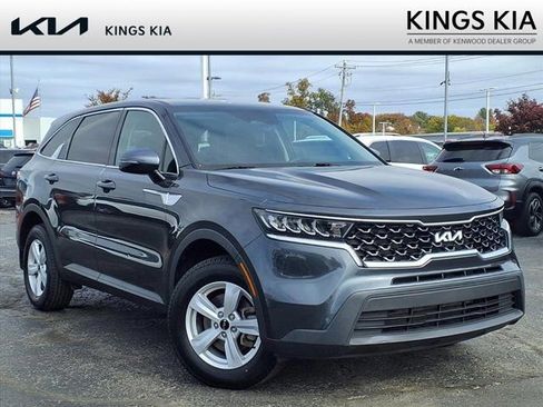 Used 2023 Kia Sorento LX image 1