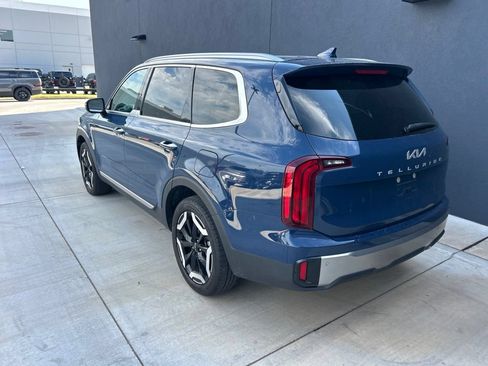 Used 2025 Kia Telluride S FWD image 6
