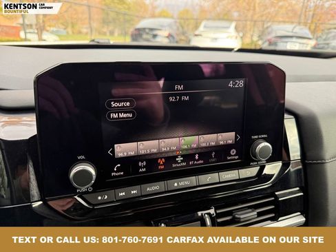 Used 2025 Nissan Pathfinder SV image 29