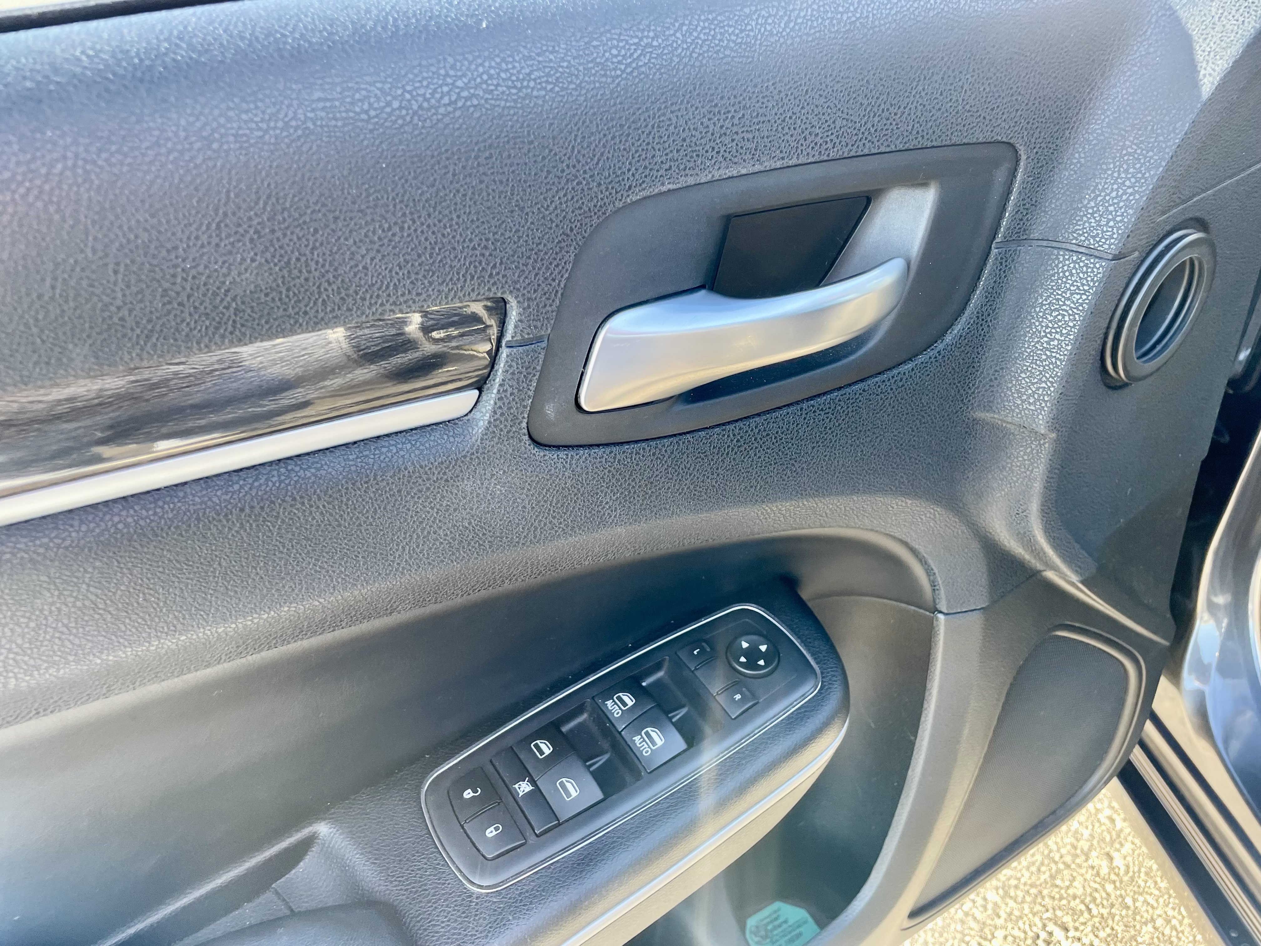 Used 2020 Chrysler 300 Touring w/ Sport Appearance Package RWD image 13