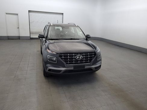 Used 2024 Hyundai Venue SEL FWD image 14