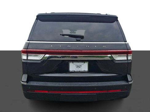 Used 2022 Lincoln Navigator Reserve AWD/4WD image 5