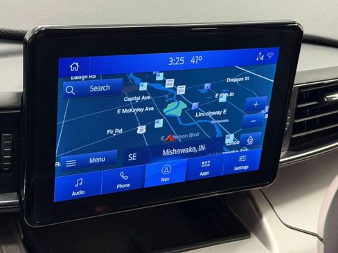 Used 2021 Ford Explorer XLT w/ Equipment Group 202A image 26