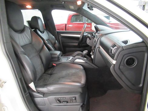 Used 2010 Porsche Cayenne GTS image 26