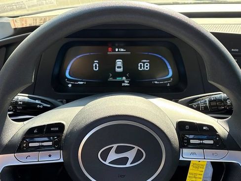 Used 2025 Hyundai Elantra SE w/ Cargo Package FWD image 19