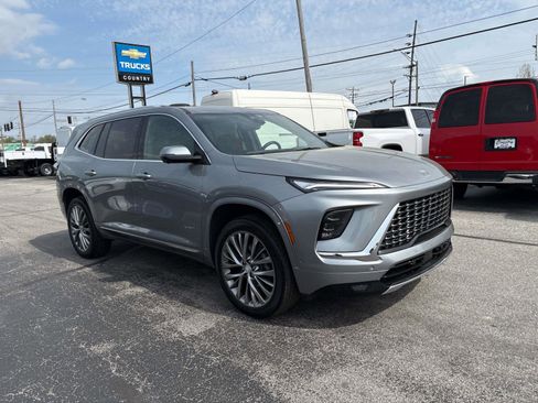 Used 2025 Buick Enclave Avenir w/ Super Cruise Package image 7