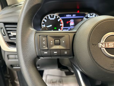 Certified 2024 Nissan Rogue SV image 18