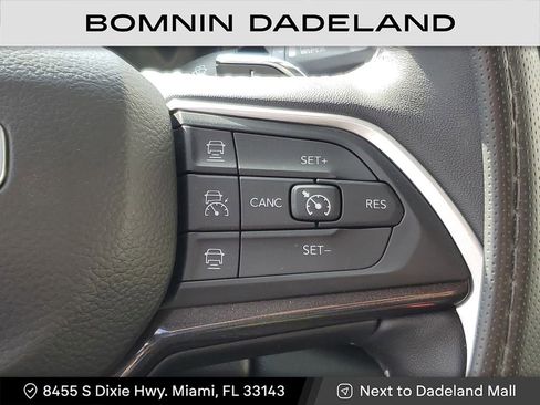 Used 2022 Jeep Grand Cherokee L Laredo w/ Luxury Tech Group I image 20