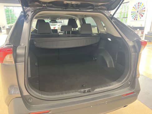 Used 2025 Toyota RAV4 XLE AWD/4WD image 24