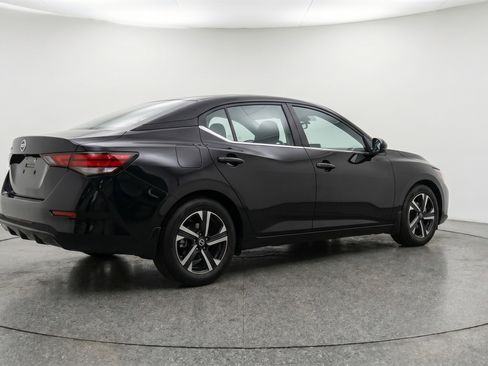 Used 2025 Nissan Sentra SV FWD image 9
