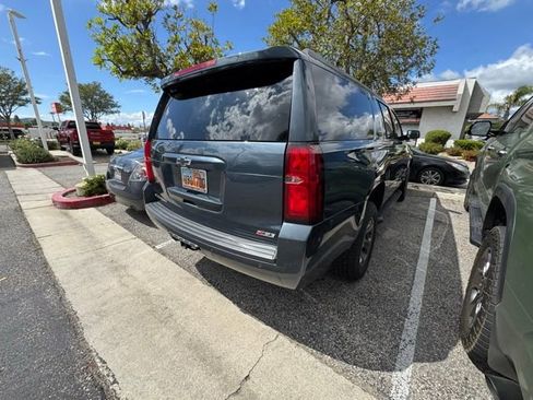 Used 2019 Chevrolet Suburban LT image 4