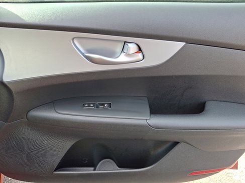 Used 2023 Kia Forte LXS w/ LXS Technology Package image 10