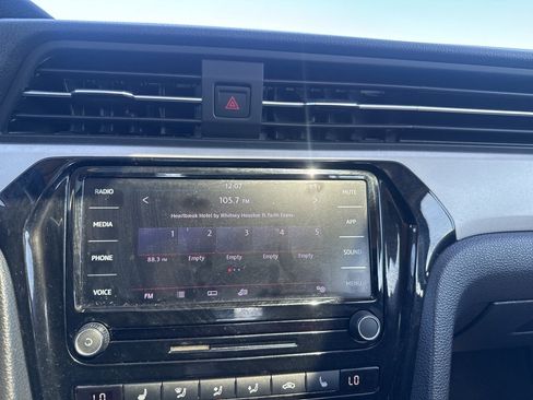 Used 2021 Volkswagen Passat 2.0T SE image 37