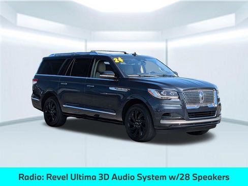 Used 2024 Lincoln Navigator L Reserve AWD/4WD image 9