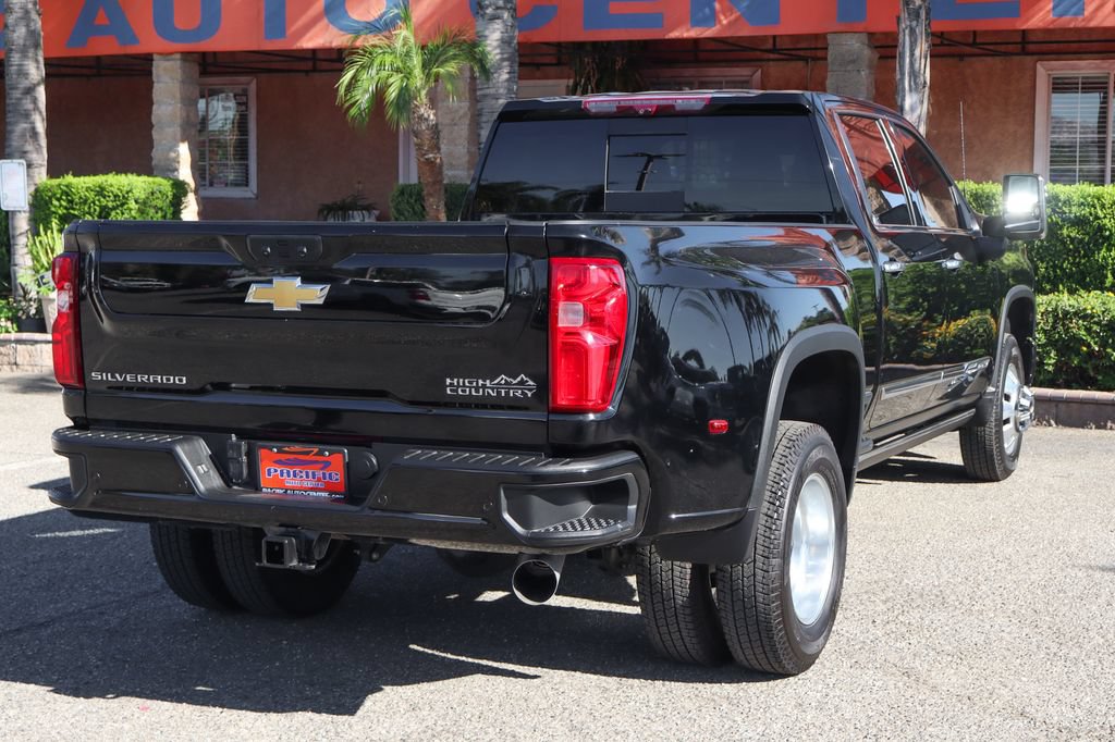 Used 2024 Chevrolet Silverado 3500 High Country w/ High Country Premium Package AWD/4WD image 12