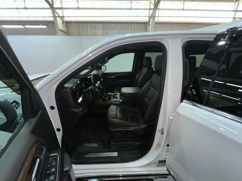 Used 2023 Chevrolet Silverado 1500 High Country w/ High Country Premium Package AWD/4WD image 15