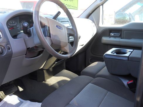 Used 2005 Ford F150 XLT image 4