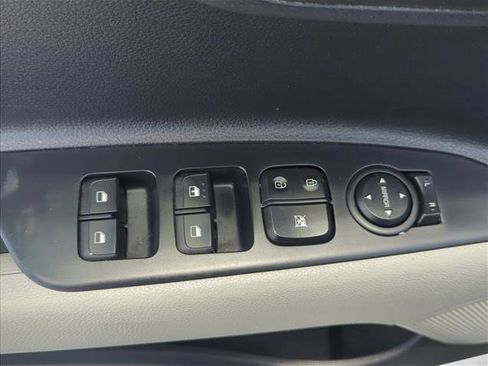 Used 2019 Kia Rio S FWD image 10