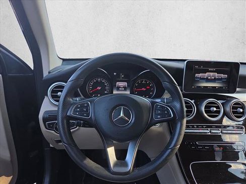 Used 2017 Mercedes-Benz GLC 300 4MATIC image 12