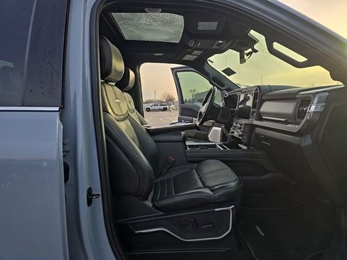Used 2024 Ford F350 Platinum w/ FX4 Off-Road Package image 17