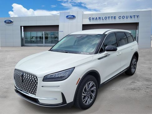 Used 2024 Lincoln Corsair FWD image 2