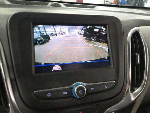 Used 2020 Chevrolet Equinox LS w/ LS Convenience Package FWD image 15