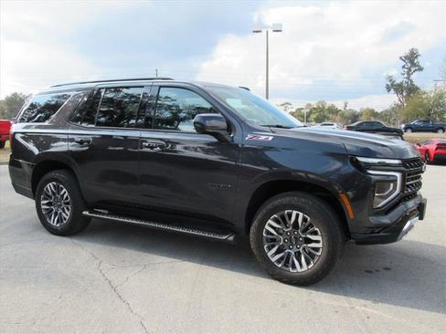 Used 2025 Chevrolet Tahoe Z71 image 2