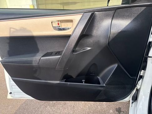 Used 2014 Toyota Corolla LE image 14