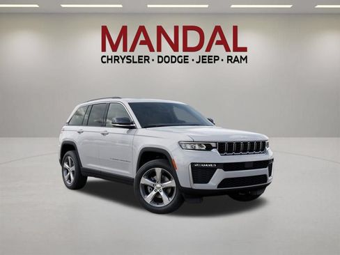 New 2026 Jeep Grand Cherokee Limited RWD image 5