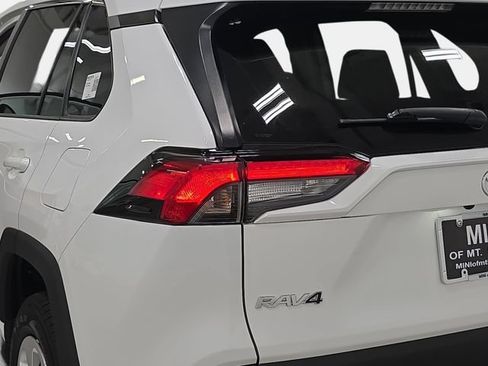 Used 2022 Toyota RAV4 LE AWD/4WD image 33