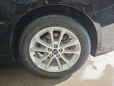 Used 2020 Ford Fusion SE FWD image 30