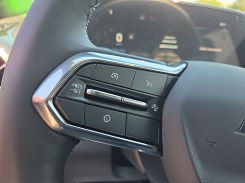 New 2026 Chevrolet Equinox LT w/ Convenience Package II FWD image 13