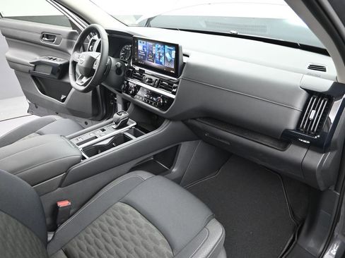 New 2026 Nissan Pathfinder SV image 25