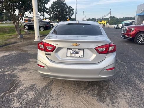 Used 2019 Chevrolet Cruze LT w/ LT Fleet Convenience Package FWD image 4