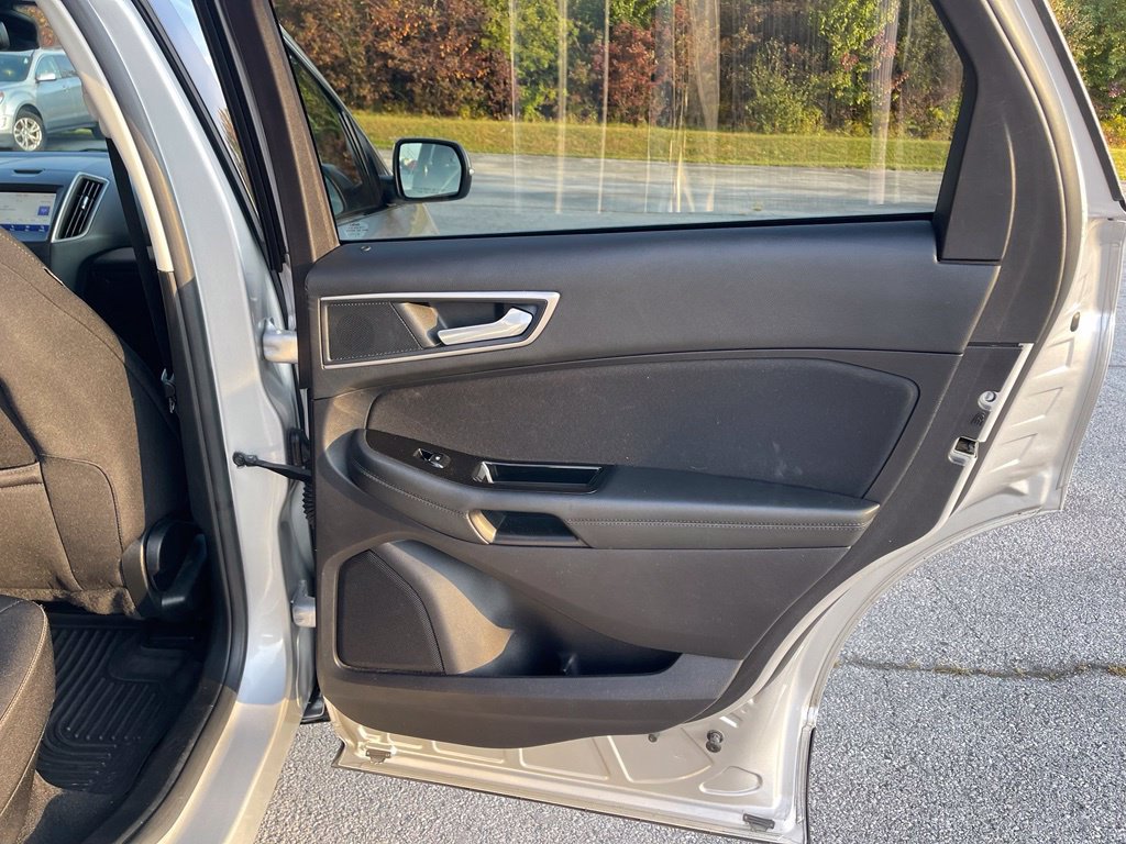 Used 2019 Ford Edge SEL AWD/4WD image 18