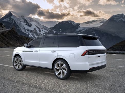 New 2026 Lincoln Navigator Black Label AWD/4WD image 4