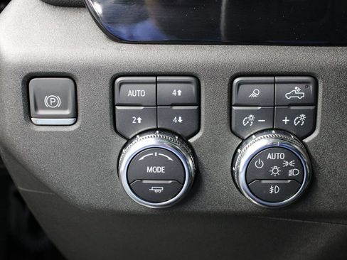 Used 2024 GMC Sierra 1500 SLT w/ X31 Off-Road Package image 46